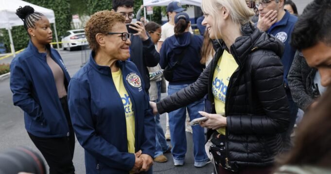 Με τον δήμαρχο του Λος Άντζελες να επικεντρώνεται σε δρόμους γεμάτους σκουπίδια, ο κορυφαίος υπάλληλος υγιεινής της προχωρά
| presscode.gr