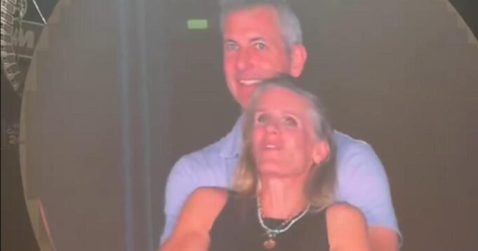 Παραιτήθηκε ο CEO της Astronomer μετά από σκάνδαλο στη συναυλία Παραιτήθηκε ο CEO της Astronomer μετά από σκάνδαλο στη συναυλία των Coldplay
| presscode.gr