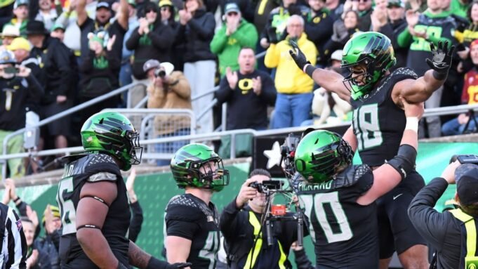 Bring on Rivalry Week! Status quo Saturday means chaos looms Bring on Rivalry Week! Status quo Saturday means chaos looms | presscode.gr