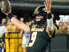 Missouri QB Beau Pribula «σε καλό δρόμο» για να ξεκινήσει εβδομάδες μετά την εξάρθρωση του αστραγάλου
| presscode.gr Missouri QB Beau Pribula «σε καλό δρόμο» για να ξεκινήσει εβδομάδες μετά την εξάρθρωση του αστραγάλου
| presscode.gr
