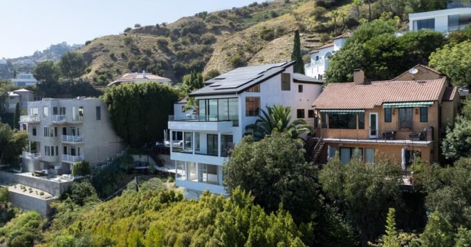 Shakedown στο Beverly Hills: Πόκερ υψηλών στοιχημάτων, εμπρησμός και ένας υποτιθέμενος Ισραηλινός μαφιόζος
| presscode.gr