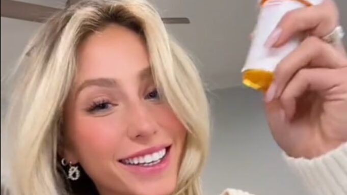 Αμβλεία αλήθεια που πρέπει να ακούσετε: Τα αντικαταθλιπτικά μπορούν να Αμβλεία αλήθεια που πρέπει να ακούσετε: Τα αντικαταθλιπτικά μπορούν να σας κάνουν να νιώσετε χειρότερα, να καταστρέψουν τη σεξουαλική σας ζωή και να προκαλέσουν αύξηση βάρους, λέει η ψυχίατρος του NHS, καθηγήτρια JOANNA MONCRIEFF. Υπάρχουν εναλλακτικές... και λειτουργούν καλύτερα
| presscode.gr