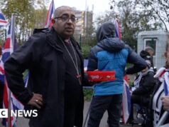 Γιατί οι υποστηρικτές του Tommy Robinson στρέφονται στον Χριστιανισμό
| presscode.gr Γιατί οι υποστηρικτές του Tommy Robinson στρέφονται στον Χριστιανισμό
| presscode.gr