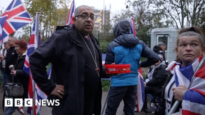 Γιατί οι υποστηρικτές του Tommy Robinson στρέφονται στον Χριστιανισμό
| presscode.gr