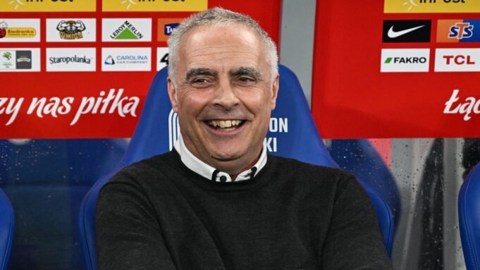 Γνωρίστε τον Άγγλο που οδηγεί τη Νέα Ζηλανδία στο Παγκόσμιο Γνωρίστε τον Άγγλο που οδηγεί τη Νέα Ζηλανδία στο Παγκόσμιο Κύπελλο του 2026
| presscode.gr