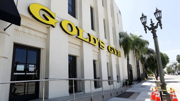 Γυναίκα από την Καλιφόρνια λέει ότι το γυμναστήριο ανακάλεσε τη Γυναίκα από την Καλιφόρνια λέει ότι το γυμναστήριο ανακάλεσε τη συνδρομή της επειδή φώναξε άντρα στα γυναικεία αποδυτήρια
| presscode.gr