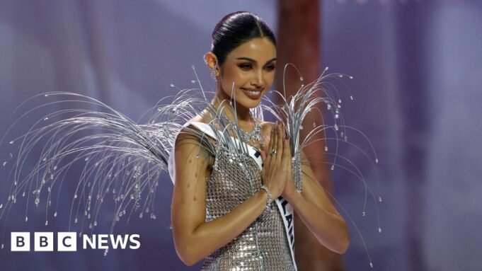 Δάκρυα, αποχωρήσεις και δράμα: Η νέα Μις Υφήλιος θα στεφθεί καθώς τελειώνει η χαοτική σεζόν
| presscode.gr