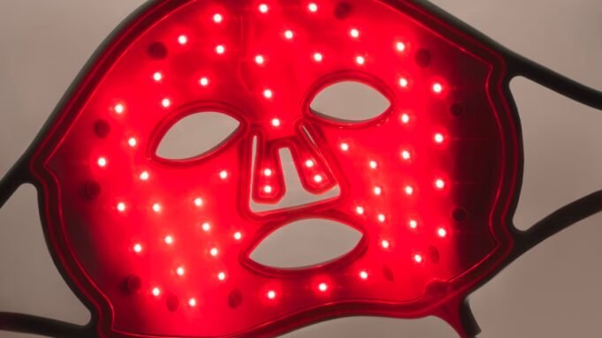 Διαφημίσεις για μοντέρνες μάσκες προσώπου LED ΑΠΑΓΟΡΕΥΟΝΤΑΙ για παραπλανητικούς ισχυρισμούς σχετικά με την ακμή και τη ροδόχρου ακμή
| presscode.gr