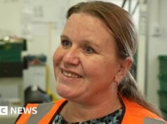 «Εγώ είμαι εθελοντής στην τράπεζα τροφίμων που με βοήθησε»
| presscode.gr «Εγώ είμαι εθελοντής στην τράπεζα τροφίμων που με βοήθησε»
| presscode.gr