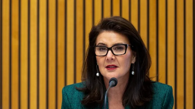 Ειδήσεις Αυστραλίας ΖΩΝΤΑΝΑ: Ο Φιλελεύθερος βουλευτής εξοργίστηκε για την καθαρή Ειδήσεις Αυστραλίας ΖΩΝΤΑΝΑ: Ο Φιλελεύθερος βουλευτής εξοργίστηκε για την καθαρή μηδενική ανάκληση την τελευταία στιγμή. Οι τελευταίες εικόνες του Σουδάν αποκαλύπτουν ζοφερή εξέλιξη. Η Νάνσυ Πελόζι θα αποσυρθεί από το Κογκρέσο
| presscode.gr