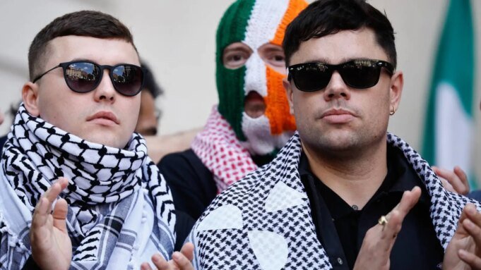 Επιγονατίδα Διεύθυνση Η κατηγορία του Mo Chara για την τρομοκρατία Επιγονατίδα Διεύθυνση Η κατηγορία του Mo Chara για την τρομοκρατία στο νέο τραγούδι "No Comment"
| presscode.gr