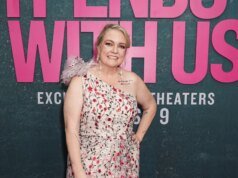 Η Colleen Hoover «Ντρέπεται» να παραδεχτεί ότι έγραψε το «It Ends With Us» αφού η μήνυση το «επισκίασε»
| presscode.gr Η Colleen Hoover «Ντρέπεται» να παραδεχτεί ότι έγραψε το «It Ends With Us» αφού η μήνυση το «επισκίασε»
| presscode.gr