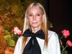 Η Γκουίνεθ Πάλτροου τραγουδά επί σκηνής στον εορτασμό 100 χρόνων του Grand Ole Opry
| presscode.gr Η Γκουίνεθ Πάλτροου τραγουδά επί σκηνής στον εορτασμό 100 χρόνων του Grand Ole Opry
| presscode.gr