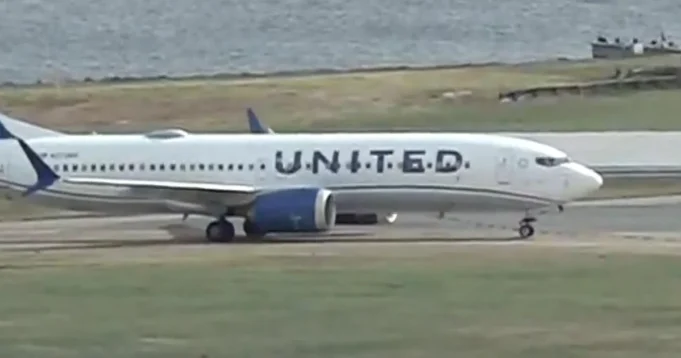 Η απειλή για βόμβα σταματά την εναέρια κυκλοφορία στο αεροδρόμιο DC καθώς ο Duffy προειδοποιεί για "μαζικό χάος" εάν συνεχιστεί το κλείσιμο
| presscode.gr