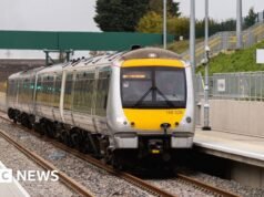 Η διαμάχη για το πώς ανοίγουν οι πόρτες του τρένου μπορεί να καθυστερήσει την εκτόξευση γραμμής 7 δισεκατομμυρίων λιρών
| presscode.gr Η διαμάχη για το πώς ανοίγουν οι πόρτες του τρένου μπορεί να καθυστερήσει την εκτόξευση γραμμής 7 δισεκατομμυρίων λιρών
| presscode.gr