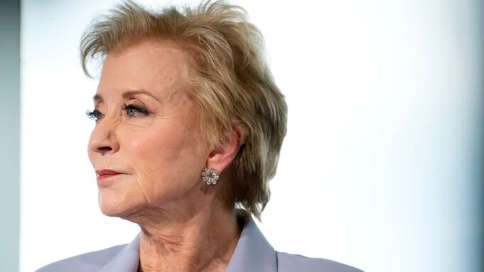 Η κυβέρνηση Τραμπ μοιράζεται νέες κινήσεις για τη διάλυση μεγαλύτερου μέρους του Υπουργείου Παιδείας
| presscode.gr