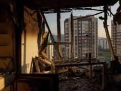 Η μαζική επίθεση της Ρωσίας στο Κίεβο σκοτώνει τουλάχιστον 4 ανθρώπους και τραυματίζει δεκάδες άλλους
| presscode.gr Η μαζική επίθεση της Ρωσίας στο Κίεβο σκοτώνει τουλάχιστον 4 ανθρώπους και τραυματίζει δεκάδες άλλους
| presscode.gr