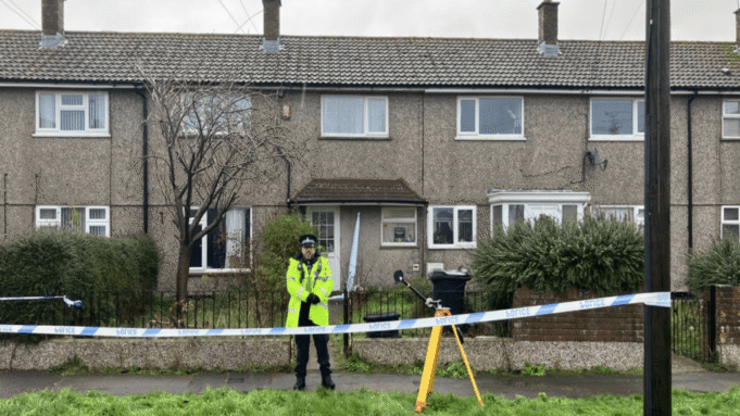 Κορίτσι, 13, συνελήφθη με την υποψία ότι δολοφόνησε γυναίκα | Κορίτσι, 13, συνελήφθη με την υποψία ότι δολοφόνησε γυναίκα
| presscode.gr