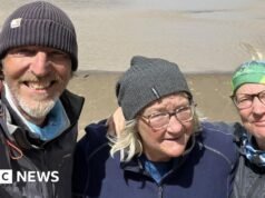 «Κουρασμένοι, ενθουσιασμένοι και περήφανοι» – οι παλιοί φίλοι ολοκλήρωσαν την πρόκληση 17.000 μιλίων με ποδήλατο μετά από 40 χρόνια
| presscode.gr «Κουρασμένοι, ενθουσιασμένοι και περήφανοι» - οι παλιοί φίλοι ολοκλήρωσαν την πρόκληση 17.000 μιλίων με ποδήλατο μετά από 40 χρόνια
| presscode.gr