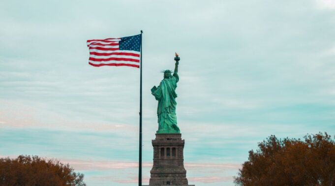 Κρίση ταυτότητας της Αμερικής
| presscode.gr