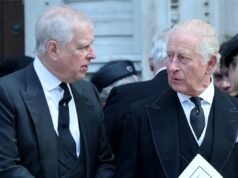 Μέσα στην περίπλοκη σχέση του Βασιλιά Καρόλου με τον Πρίγκιπα Ανδρέα
| presscode.gr Μέσα στην περίπλοκη σχέση του Βασιλιά Καρόλου με τον Πρίγκιπα Ανδρέα
| presscode.gr