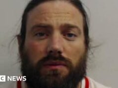 Μαμά δύο παιδιών που έμεινε άκαρπη από τον απατεώνα του Tinder
| presscode.gr Μαμά δύο παιδιών που έμεινε άκαρπη από τον απατεώνα του Tinder
| presscode.gr