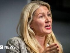 Μεταρρυθμιστικός πολιτικός απολύθηκε από το κοινοβούλιο της Ουαλίας για ρατσιστική δυσφήμιση
| presscode.gr Μεταρρυθμιστικός πολιτικός απολύθηκε από το κοινοβούλιο της Ουαλίας για ρατσιστική δυσφήμιση
| presscode.gr