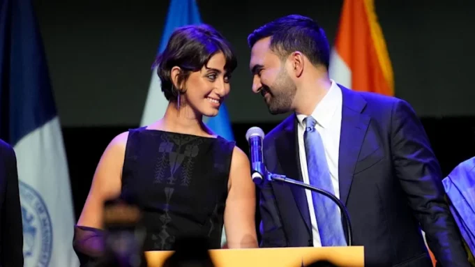 Μια «σύγχρονη πριγκίπισσα Νταϊάνα»: Γνωρίστε τη νέα πρώτη κυρία της Μια «σύγχρονη πριγκίπισσα Νταϊάνα»: Γνωρίστε τη νέα πρώτη κυρία της Νέας Υόρκης
| presscode.gr