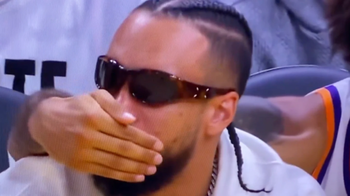 Ο Dillon Brooks κατάφερε να πάρει τεχνικό σφάλμα ενώ φορούσε Ο Dillon Brooks κατάφερε να πάρει τεχνικό σφάλμα ενώ φορούσε σκιές στον πάγκο
| presscode.gr