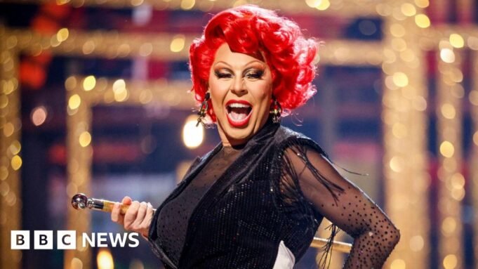 Ο La Voix θα χάσει τις ειδικές του Strictly Blackpool Ο La Voix θα χάσει τις ειδικές του Strictly Blackpool λόγω τραυματισμού
| presscode.gr