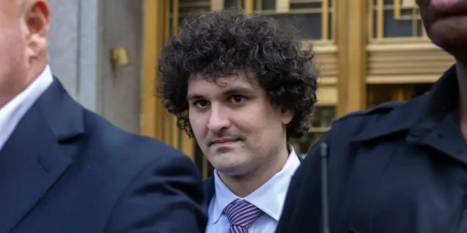 Ο Sam Bankman-Fried, που εκτίει κάθειρξη 25 ετών, αντιμετωπίζει ένα Ο Sam Bankman-Fried, που εκτίει κάθειρξη 25 ετών, αντιμετωπίζει ένα δύσπιστο εφετείο καθώς οι δικηγόροι του ζητούν εκ νέου δίκη
| presscode.gr