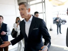 Ο Sean Duffy είπε ότι «ο Άγιος Βασίλης έρχεται στην πόλη» νωρίς για εκατοντάδες ελεγκτές εναέριας κυκλοφορίας που δεν φώναξαν άρρωστοι κατά τη διάρκεια της κυβέρνησης.
| presscode.gr Ο Sean Duffy είπε ότι «ο Άγιος Βασίλης έρχεται στην πόλη» νωρίς για εκατοντάδες ελεγκτές εναέριας κυκλοφορίας που δεν φώναξαν άρρωστοι κατά τη διάρκεια της κυβέρνησης.
| presscode.gr