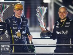 Ο Verstappen κερδίζει το GP του Βέγκας, μειώνει τη διαφορά πόντων στη F1
| presscode.gr Ο Verstappen κερδίζει το GP του Βέγκας, μειώνει τη διαφορά πόντων στη F1
| presscode.gr