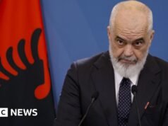 Ο Αλβανός πρωθυπουργός κατηγορεί τον Μαχμούντ για «εθνοτικά στερεότυπα»
| presscode.gr Ο Αλβανός πρωθυπουργός κατηγορεί τον Μαχμούντ για «εθνοτικά στερεότυπα»
| presscode.gr