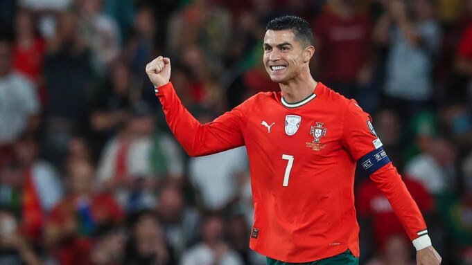 Ο Κριστιάνο Ρονάλντο—ο πιο ακριβοπληρωμένος αθλητής στον κόσμο—λέει ότι αυτό το προσαρμοσμένο αντικείμενο είναι η πιο ακριβή αγορά του ποτέ
| presscode.gr