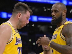 Ο ΛεΜπρόν Τζέιμς έκανε μια τιμητική κίνηση για τον Λούκα Ντόντσιτς στο ντεμπούτο της σεζόν των Λέικερς
| presscode.gr Ο ΛεΜπρόν Τζέιμς έκανε μια τιμητική κίνηση για τον Λούκα Ντόντσιτς στο ντεμπούτο της σεζόν των Λέικερς
| presscode.gr