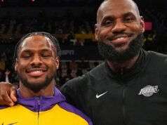 Ο ΛεΜπρόν Τζέιμς αστειεύεται Ο γιος του Μπρόνυ Τζέιμς δεν είναι πια «κάτοικος» του
| presscode.gr Ο ΛεΜπρόν Τζέιμς αστειεύεται Ο γιος του Μπρόνυ Τζέιμς δεν είναι πια «κάτοικος» του
| presscode.gr