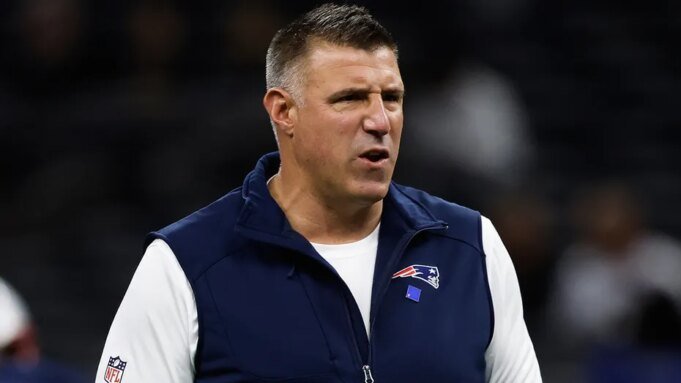 Ο Μάικ Βράμπελ απαντά φλογερή στον παρουσιαστή του ραδιοφώνου που Ο Μάικ Βράμπελ απαντά φλογερή στον παρουσιαστή του ραδιοφώνου που αμφισβητεί τη δύναμη του προγράμματος «αστείο» των καυτών Patriots
| presscode.gr