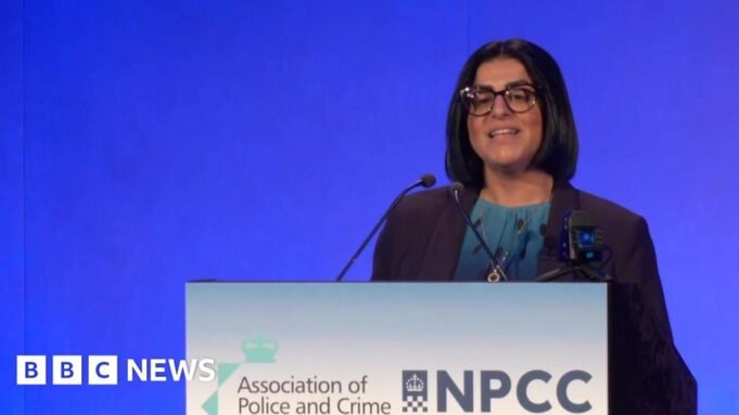 Ο Μαχμούντ υπαινίσσεται την ανατροπή της «παράλογης» αστυνομικής δομής
| presscode.gr