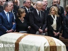 Ο Μπους επαινεί τον Ντικ Τσένι ως «στοχαστή και ακροατή» στην κηδεία
| presscode.gr Ο Μπους επαινεί τον Ντικ Τσένι ως «στοχαστή και ακροατή» στην κηδεία
| presscode.gr