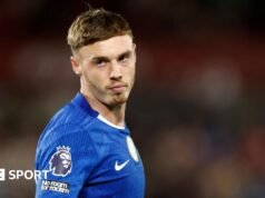 Ο Πάλμερ σπάει το δάχτυλο του ποδιού κολλώντας το στην πόρτα
| presscode.gr Ο Πάλμερ σπάει το δάχτυλο του ποδιού κολλώντας το στην πόρτα
| presscode.gr