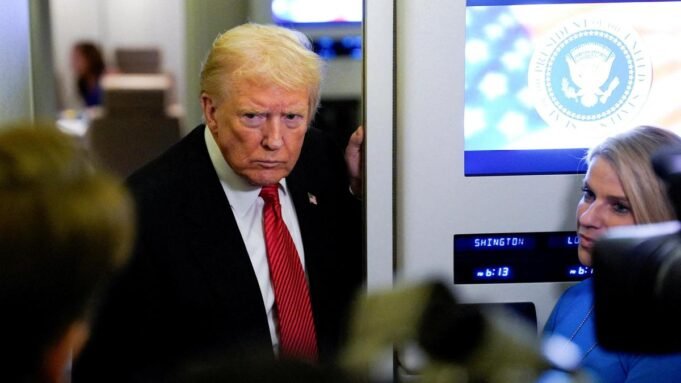 Ο Τραμπ λέει ότι δεν κοιτάζει τον πόλεμο στη Βενεζουέλα, Google Preferred Source