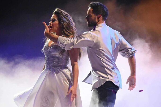 Ο διαγωνιζόμενος του "DWTS" δακρύζει για τη διάγνωση καρκίνου κατά Ο διαγωνιζόμενος του "DWTS" δακρύζει για τη διάγνωση καρκίνου κατά τη διάρκεια της πρόβας, αποκαλεί τη συναισθηματική ρουτίνα "θεραπεία"
| presscode.gr