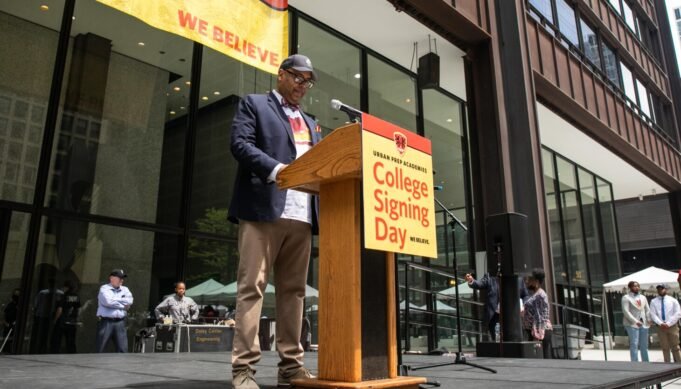 Ο ιδρυτής του Urban Prep Charter κερδίζει τη νέα έρευνα Ο ιδρυτής του Urban Prep Charter κερδίζει τη νέα έρευνα του CPS μετά την παραίτηση των θυμάτων σεξουαλικής κακής συμπεριφοράς
| presscode.gr