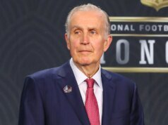 Ο μακροχρόνιος επίτροπος του NFL, Paul Tagliabue, πέθανε σε ηλικία 84 ετών, αφήνοντας πίσω του την κληρονομιά της αναμόρφωσης του παιχνιδιού
| presscode.gr Ο μακροχρόνιος επίτροπος του NFL, Paul Tagliabue, πέθανε σε ηλικία 84 ετών, αφήνοντας πίσω του την κληρονομιά της αναμόρφωσης του παιχνιδιού
| presscode.gr