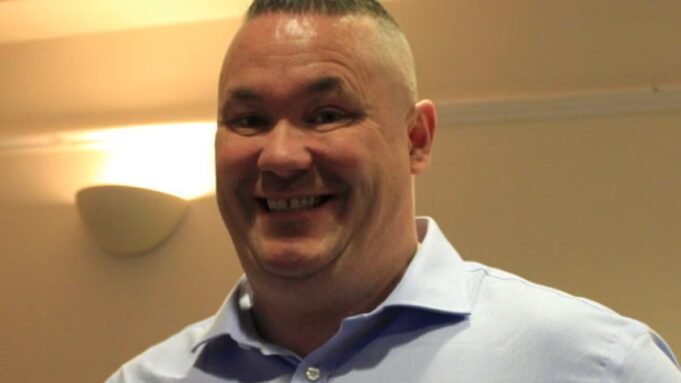 Ο πατέρας δύο παιδιών, 46 ετών, αποκαλύπτει την καθημερινή συνήθεια Ο πατέρας δύο παιδιών, 46 ετών, αποκαλύπτει την καθημερινή συνήθεια άσκησης που τον βοήθησε να ρίξει 10 πέτρες σε ένα χρόνο... χωρίς να κάνει τρύπημα παχιάς: «Έπρεπε να κάνω δραστικά μέτρα»
| presscode.gr