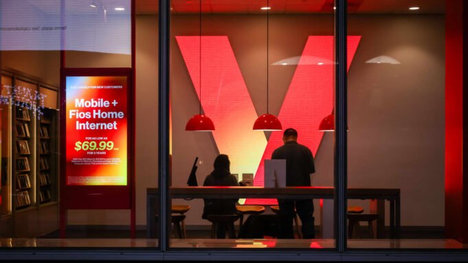 Ο πρόεδρος της Verizon, Mark Bertolini, λέει ότι το διοικητικό Ο πρόεδρος της Verizon, Mark Bertolini, λέει ότι το διοικητικό συμβούλιο «έπρεπε να δράσει» για να αναβιώσει η εταιρεία
| presscode.gr