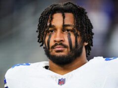 Οι Cowboys DE Marshawn Kneeland, 24 ετών, πεθαίνουν από προφανή αυτοτραυματισμό από πυροβολισμό μετά από καταδίωξη της αστυνομίας
| presscode.gr Οι Cowboys DE Marshawn Kneeland, 24 ετών, πεθαίνουν από προφανή αυτοτραυματισμό από πυροβολισμό μετά από καταδίωξη της αστυνομίας
| presscode.gr