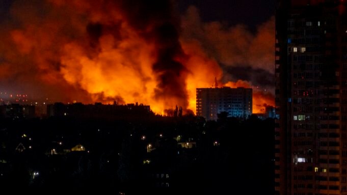 Οι ΗΠΑ απελαύνουν δεκάδες μετανάστες στην Ουκρανία εν μέσω πολέμου Οι ΗΠΑ απελαύνουν δεκάδες μετανάστες στην Ουκρανία εν μέσω πολέμου
| presscode.gr
