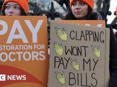 Οι γιατροί θα ξεκινήσουν πενθήμερη απεργία στην Αγγλία
| presscode.gr Οι γιατροί θα ξεκινήσουν πενθήμερη απεργία στην Αγγλία
| presscode.gr